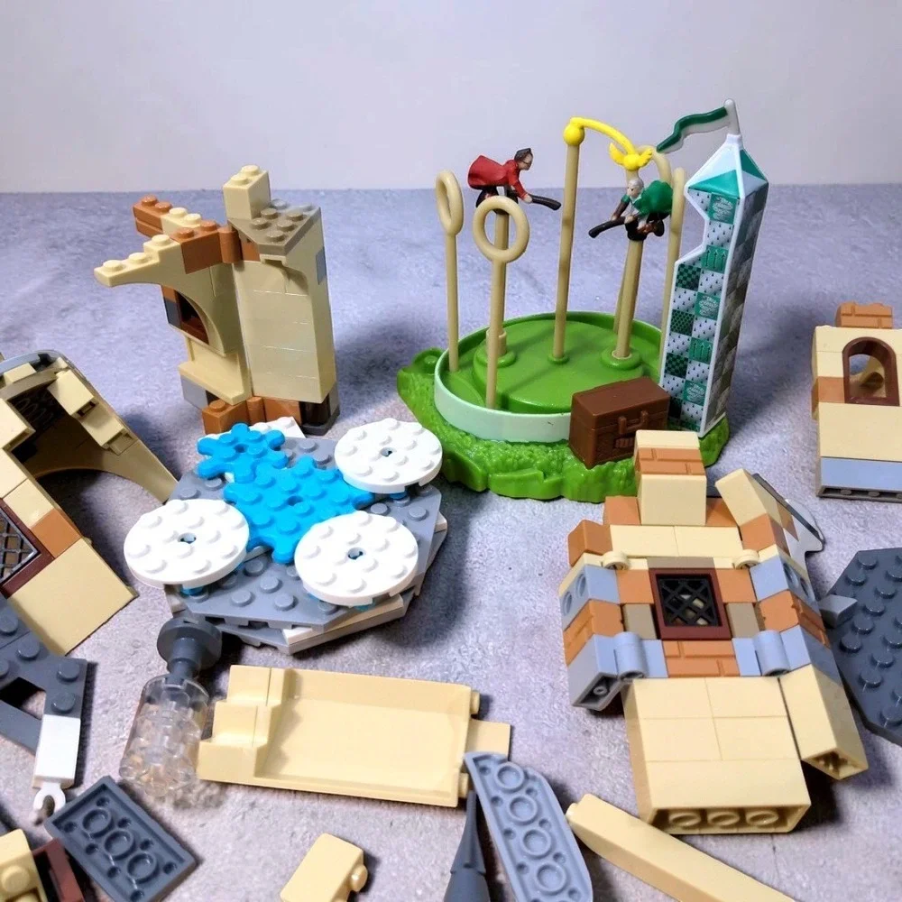 LEGO Harry Potter 75956 Quidditch Match Retired Set AS-IS Incomplete Tower Parts - Picture 8 of 9